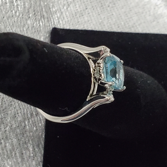 Ring - Picture 2 of 3